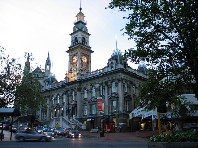 A city built around a big lake is always a thing of beauty. Dunedin has that beauty plus an albatross nesting area and a history involving the Maori peoples, Scottish settlers, a gold rush, and a thriving indie rock scene. (Photo credit: Wikipedia) 