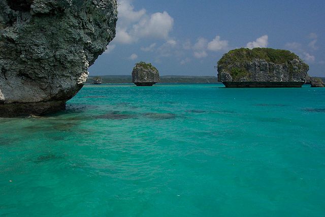 Imagine snorkelling here. With tropical fish. With no one else on the tiny little beach but the people you came with. Enough said. (Photo credit: Wikipedia)
